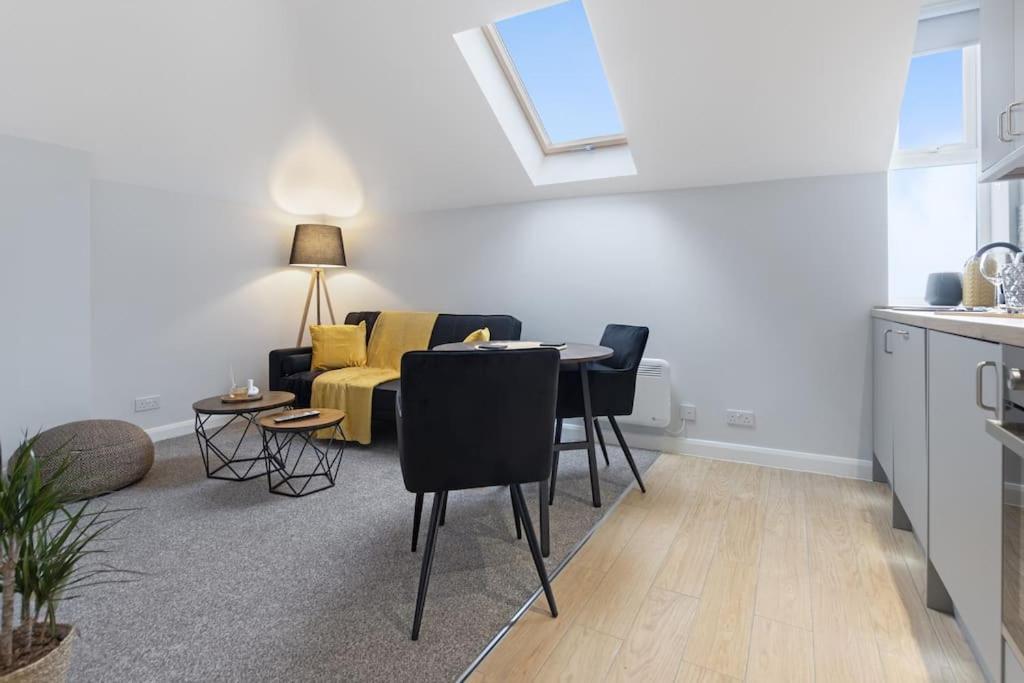 Modern Apartment Free Off Road Parking King Bed Suite 9 Nottingham Buitenkant foto